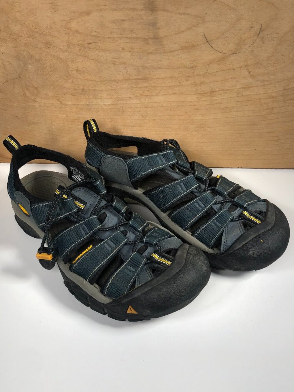 Keen Sandals Unisex Men 7 Women 9 Newport H2 Hiking Outdoor Hiking Blue Gray